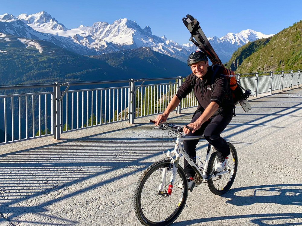 1592914967 1842358949BI