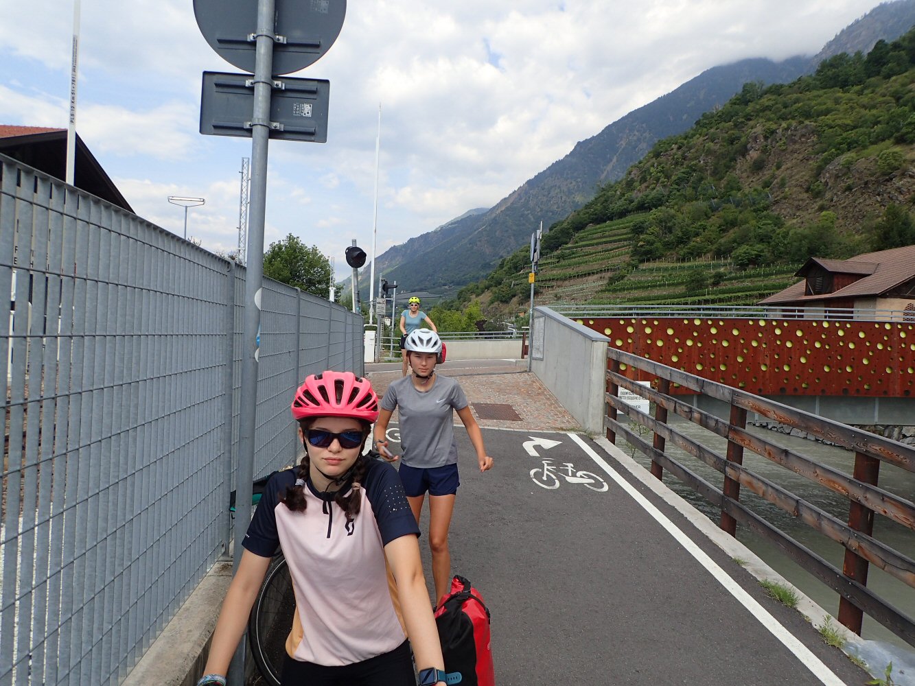 SCUOL KRK 0029 P7200020