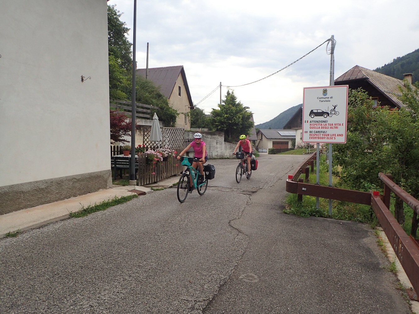 SCUOL KRK 0089 P7240064