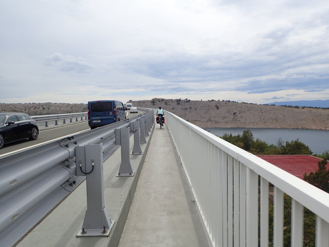 SCUOL KRK 0173 P7280115