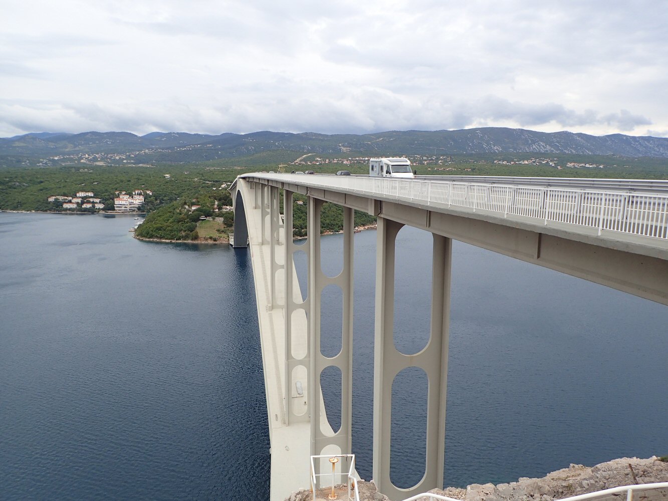 SCUOL KRK 0174 P7280116