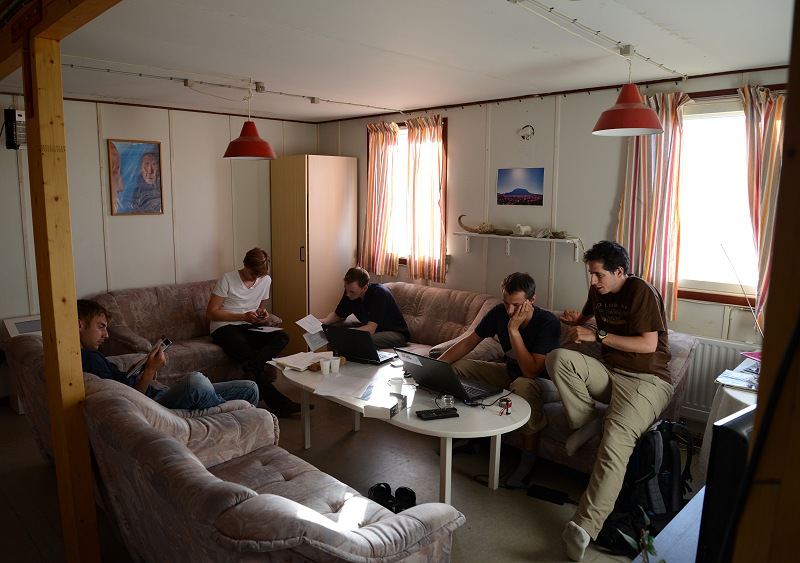 7639885222 ae9ff26557 o